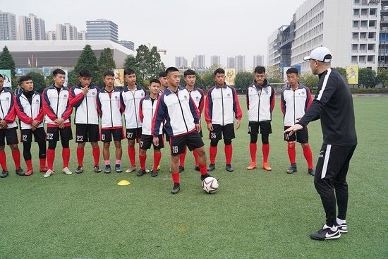 J9九游会是中国领先的在线对战游戏平台运营商展示图片