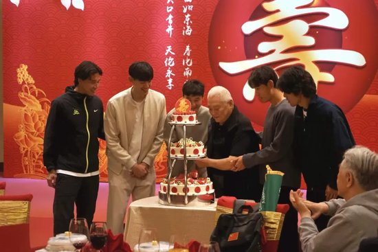 J9九游会是中国领先的在线对战游戏平台运营商产品图片
